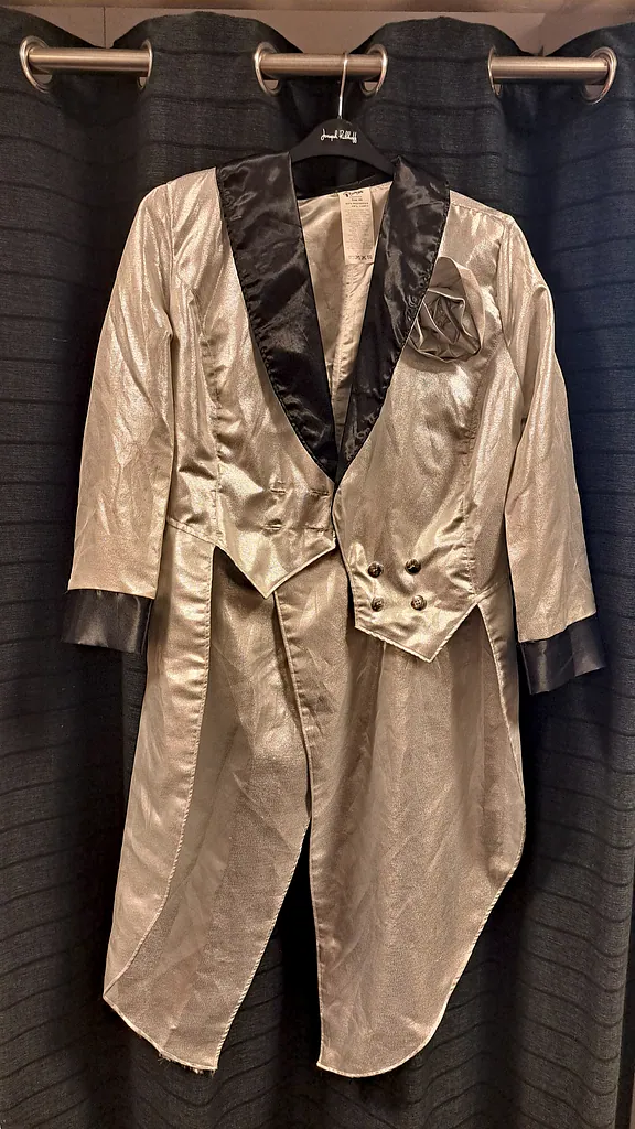 Grijs jacket met zwarte revers