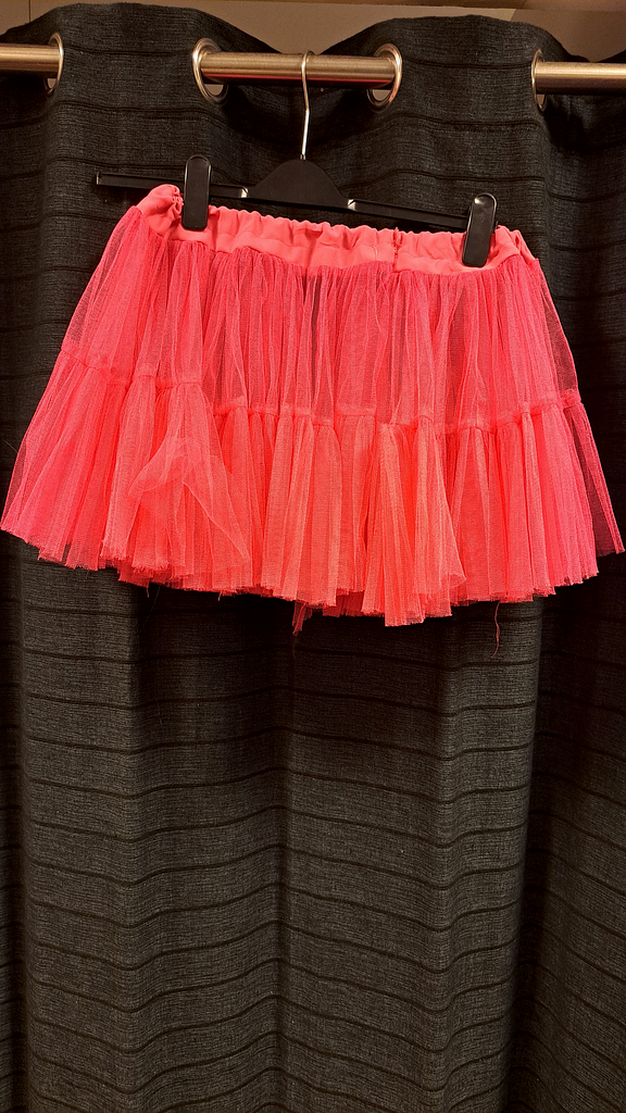 Korte Roze tule rok, foto 2 van 3