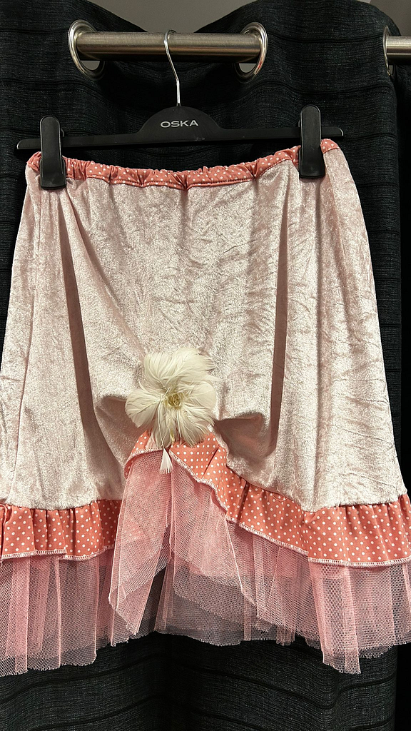 Rose gespikkelde top met rok, foto 3 van 3