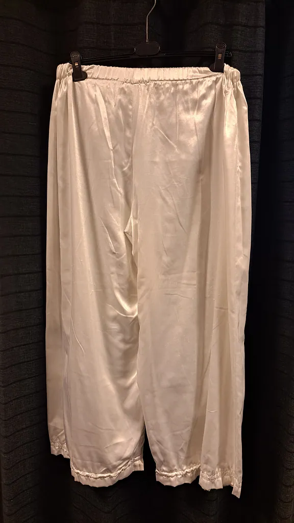 Glimmende witte 3/4 broek
