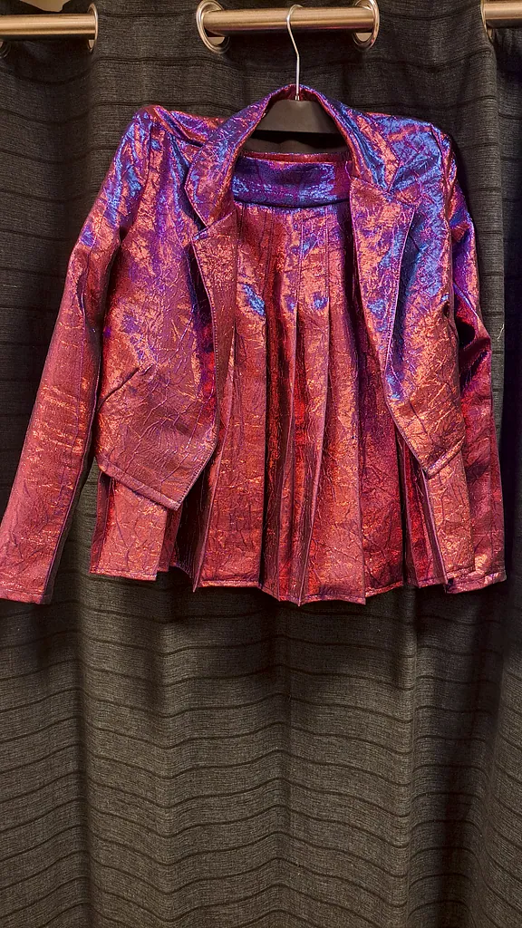 Roze paars jasje met rok, foto 1 van 5