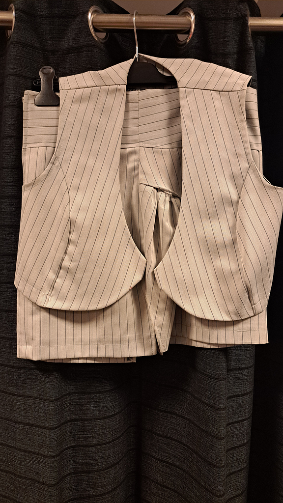 Korte broek met top krijtstreep