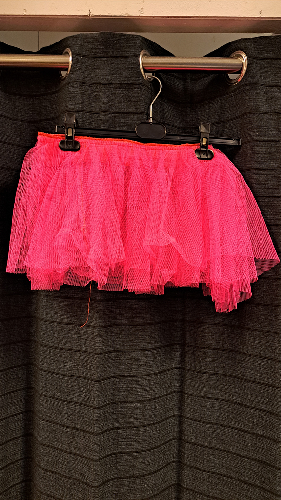 Korte Roze tule rok, foto 1 van 3