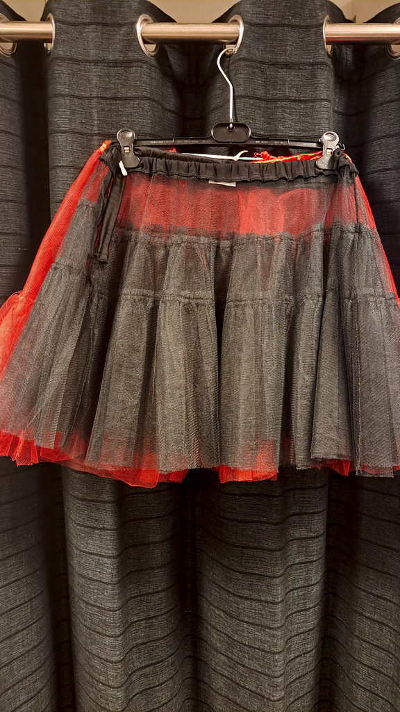 Petticoat onderrok zwart en rood, foto 2 van 3
