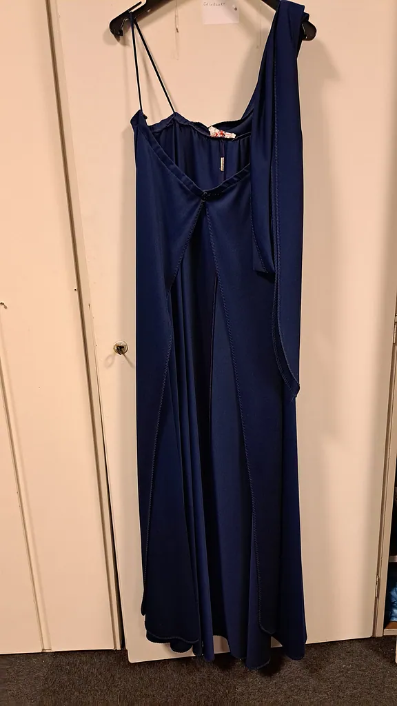 Donker blauwe gala jurk, foto 1 van 2