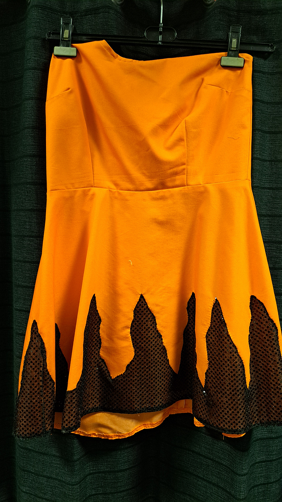 Halter jurk oranje onderkant, foto 2 van 2