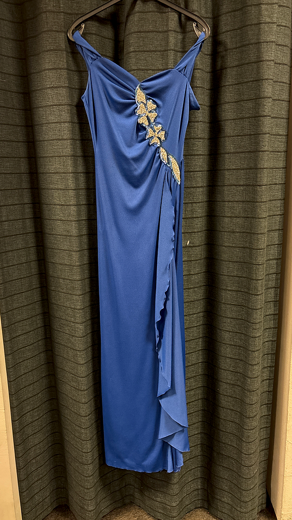 Blauwe galajurk met glitterdetail, foto 2 van 2