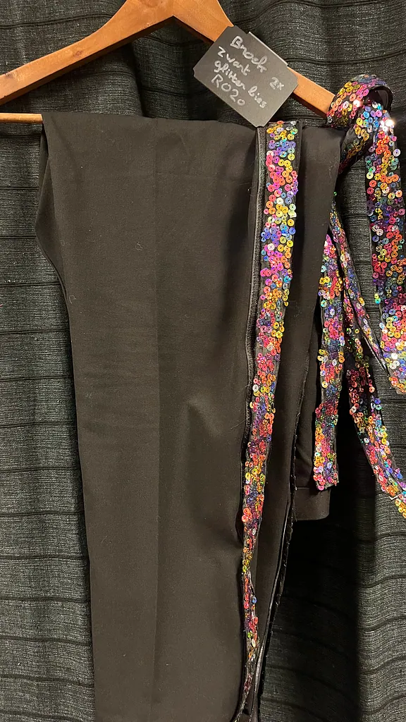 Zwarte broek met glitterbies