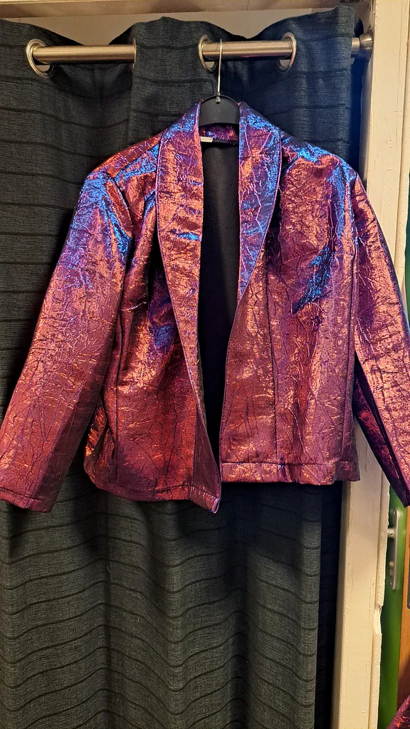 Roze paars jasje met rok, foto 4 van 5