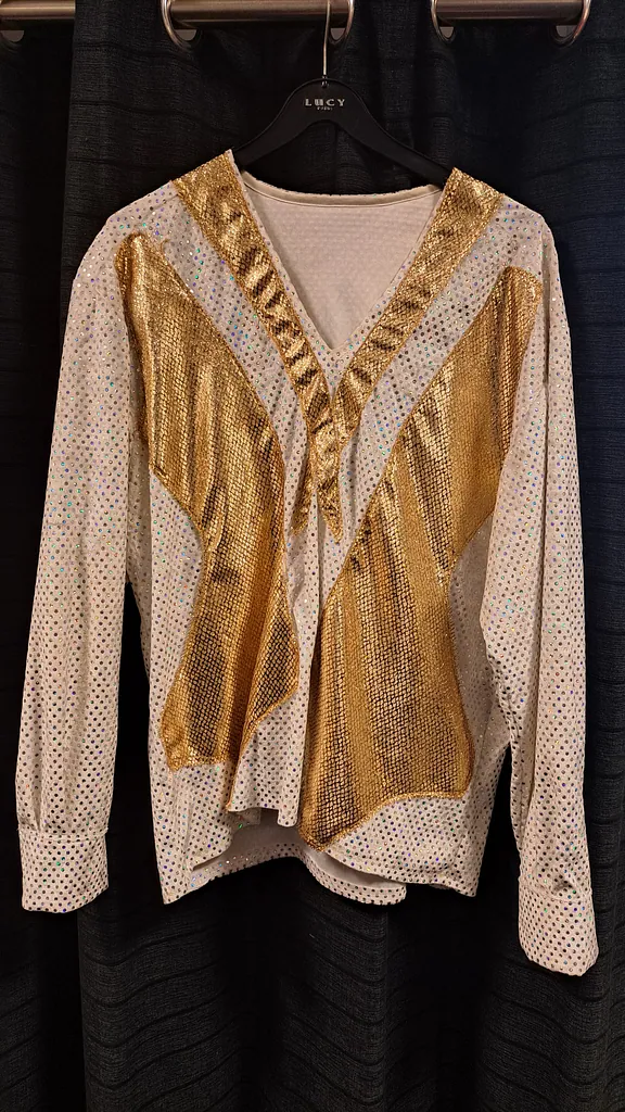 Witte blouse met gouden stukken