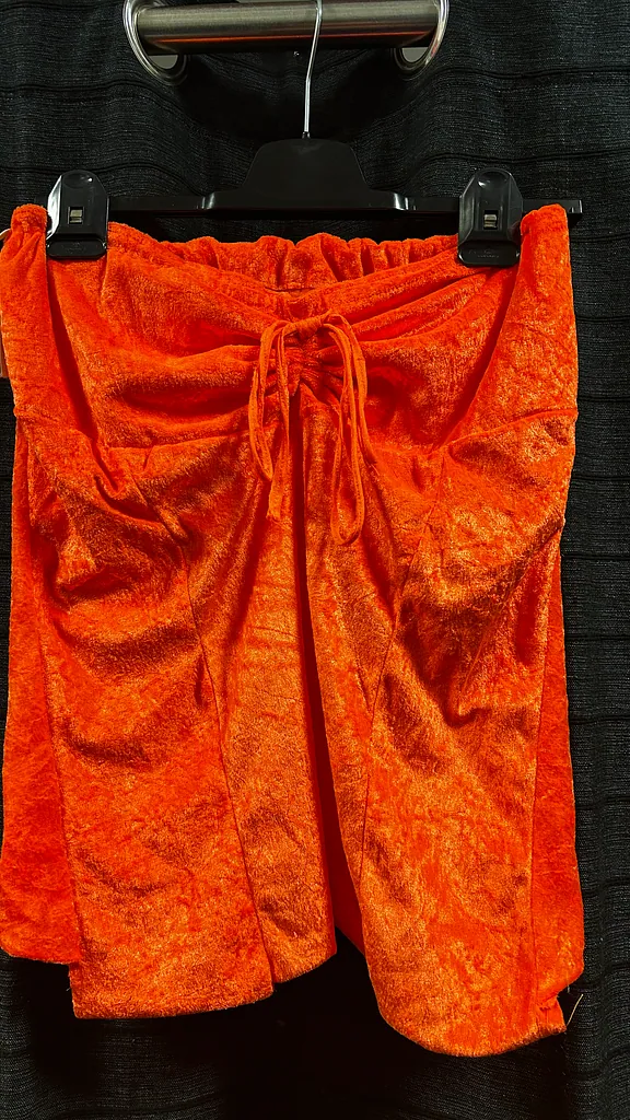 Oranje setje, foto 1 van 2